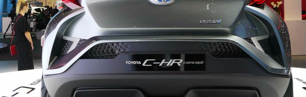Стали известны подробности интерьера Toyota CH-R